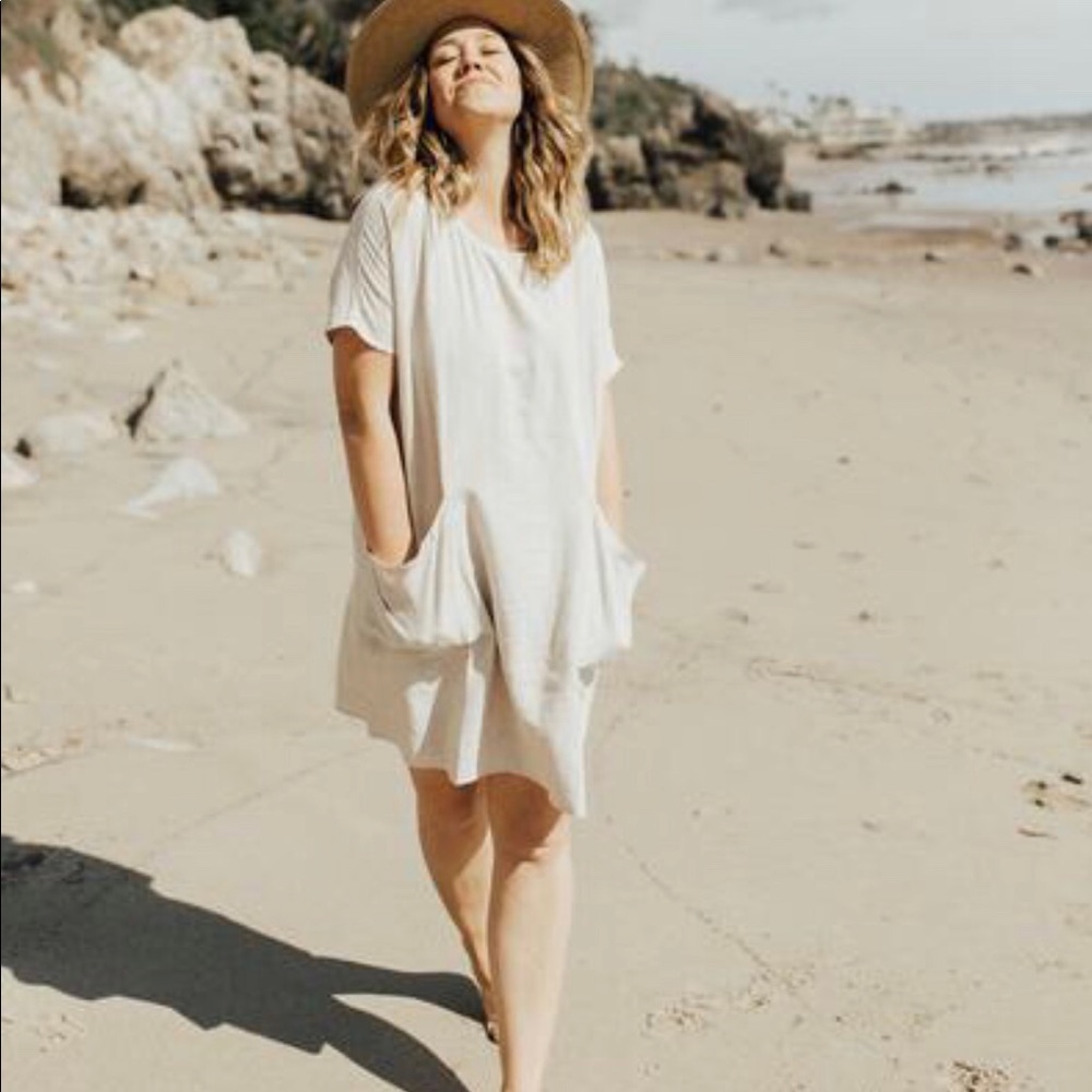 NEW Carly Jean Los Angeles Hadley Dress